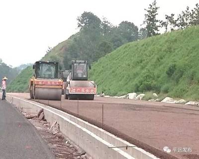 梅平高速平遠段全線600余名工人節(jié)日在崗忙建設(shè)