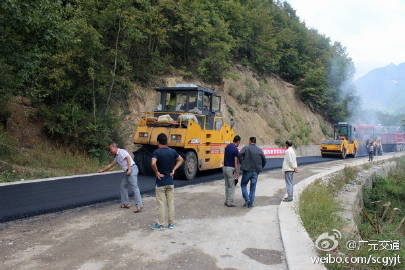 旺蒼縣萬(wàn)家鄉(xiāng)至毛壩河出川公路路面工程進(jìn). 來(lái)自廣元交通 - 微博